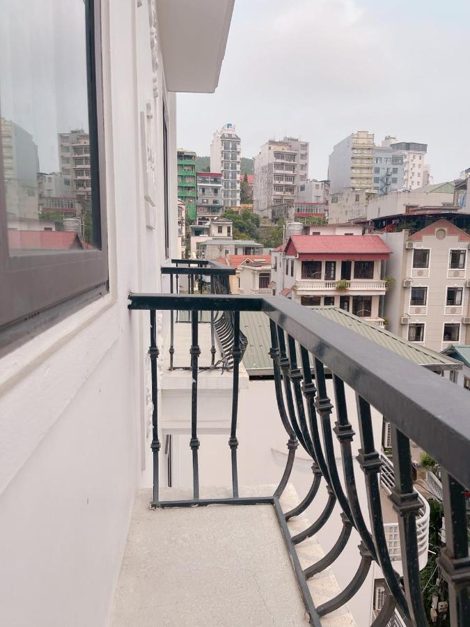 White Crown Hotel Ха Лонг Екстериор снимка
