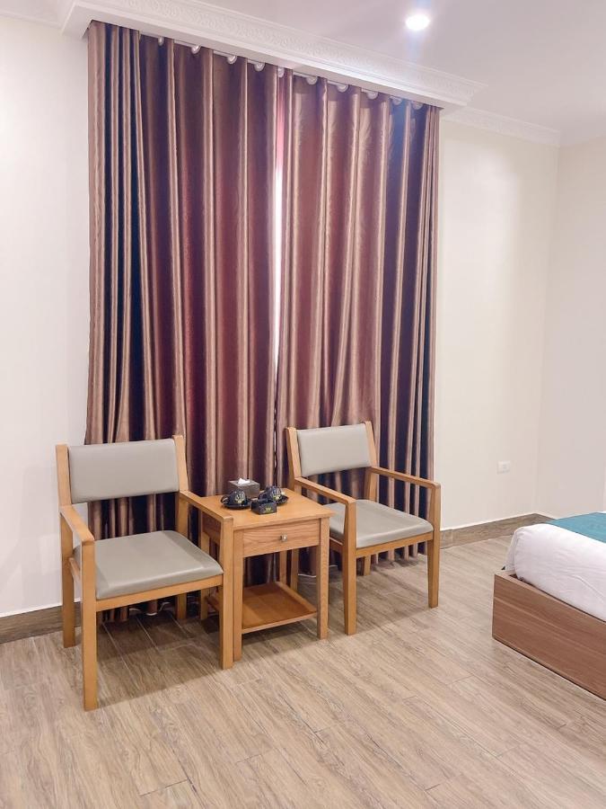 White Crown Hotel Ха Лонг Екстериор снимка