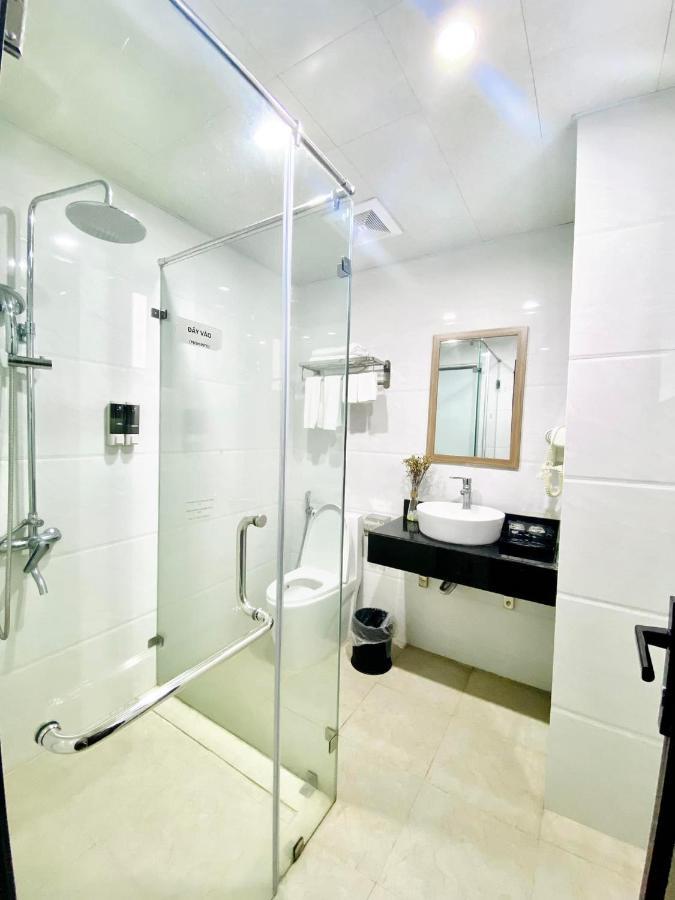 White Crown Hotel Ха Лонг Екстериор снимка
